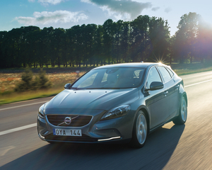 V40 D2 Mommentum