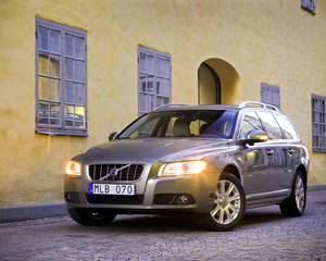 V70 2.0T Momentum Powershifht