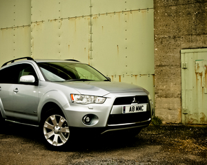 Outlander 4x4 2.2 DI-D GX4 4WD