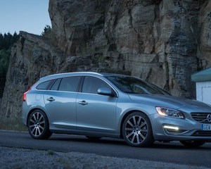 V60 1.6 T4 Kinetic Powershift