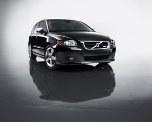 V50 2.0D R-Design Powershift