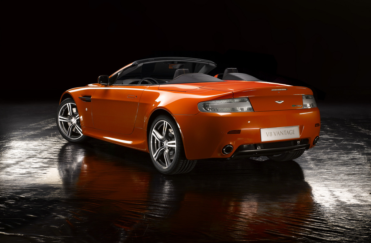 Aston Martin V8 Vantage N400 Roadster