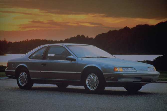 Ford Thunderbird V8