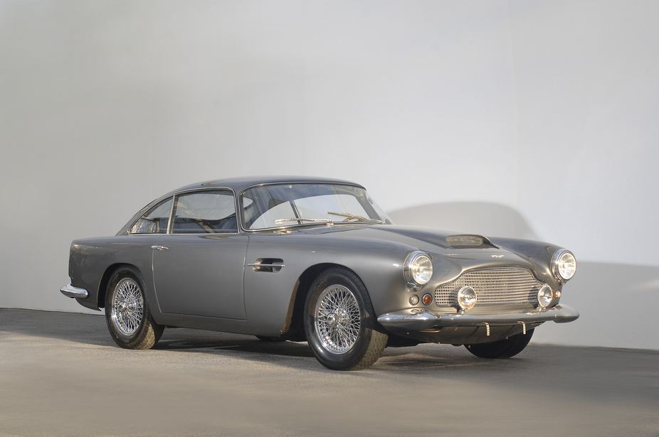 Aston Martin DB4