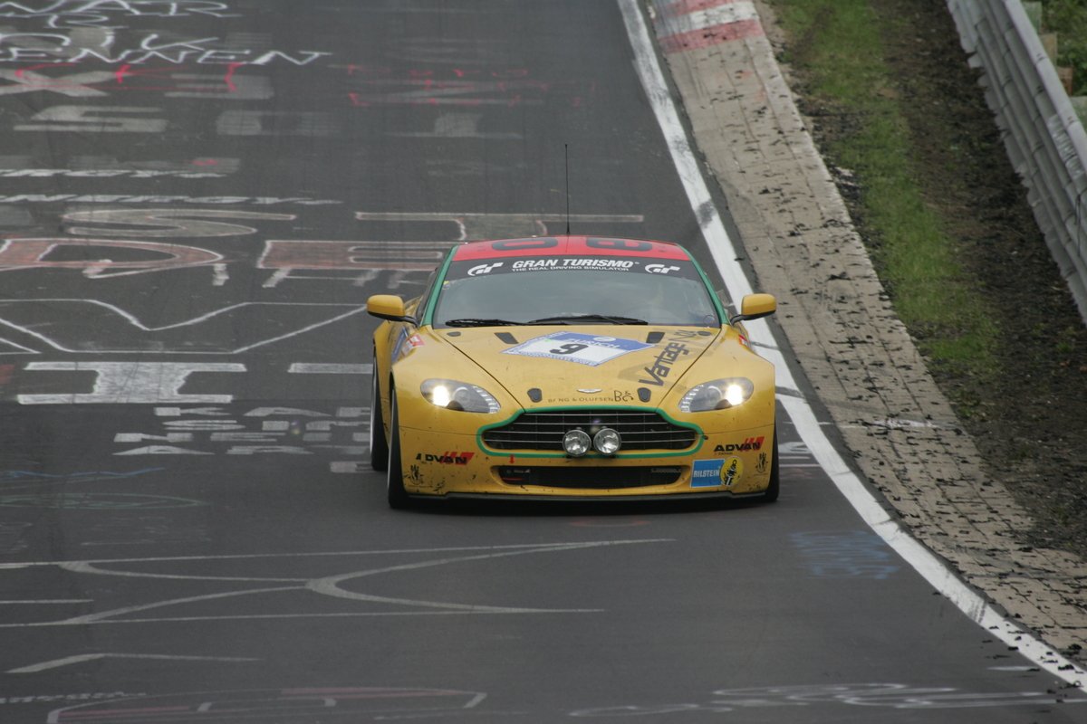 Aston Martin V8 Vantage N24