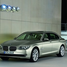 BMW 750Li xDrive (F02)