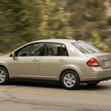 Nissan Versa Sedan 1.6 Base