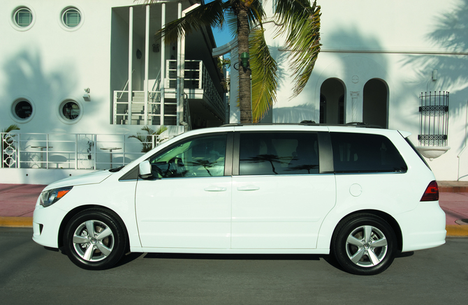 Volkswagen Routan SEL Premium