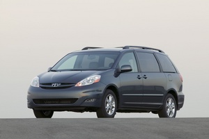 Toyota Sienna XLE FWD