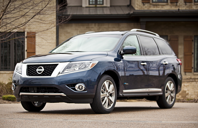 Nissan Pathfinder Gen.4