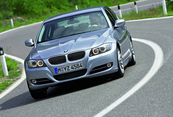 BMW 330i Navigation (E90) LCI