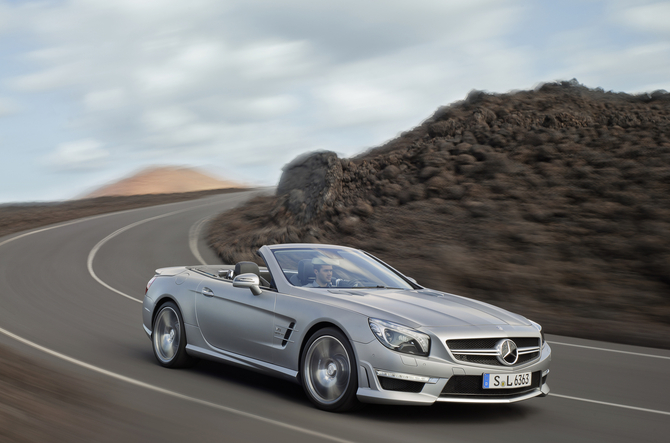 Mercedes SL63 AMG with Standard 537hp or Optional 564hp