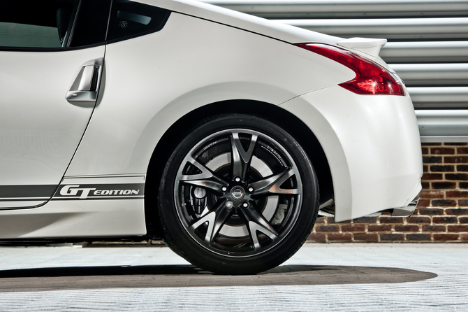 Nissan 370Z 3.7 GT AT