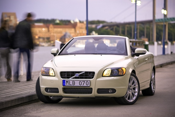 Volvo C70 2.4