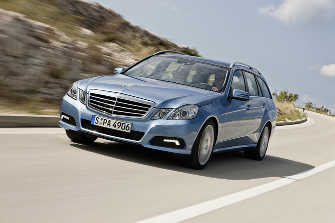 Mercedes-Benz E 200 CGI Station BlueEfficiency Auto