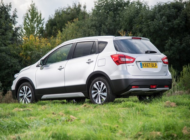 Suzuki S-Cross 1.6 DDiS GLX 4WD Suzuki S-Cross 1.6 DDiS GLX 4WD