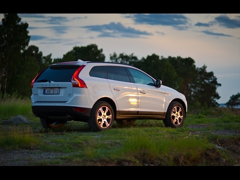 Volvo gives XC60 New and Upgraded Engines for 2012