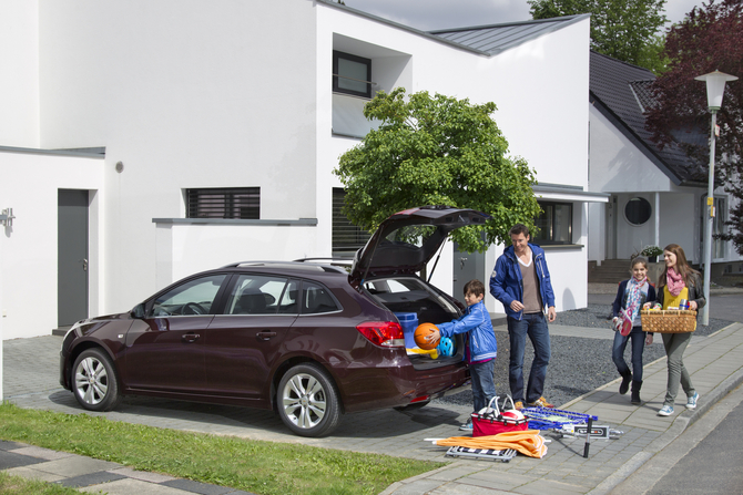 Die Angebotspalette der Benzinmotoren wird durch einen neuen 1,4-Liter-Turbobenzinmotor ergänzt.