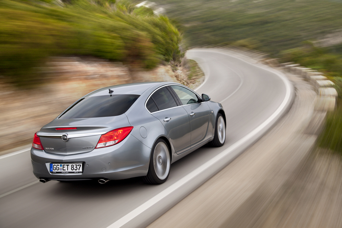 Opel apresenta motor twin-turbo diesel para o Insignia