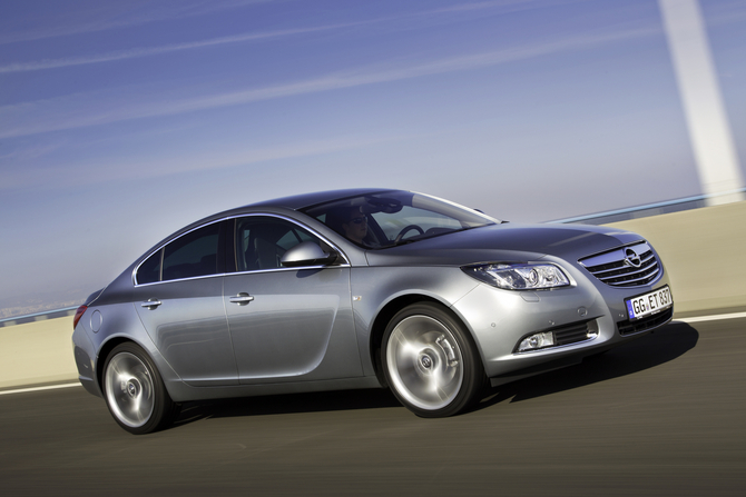 Opel Introduces Twin-Turbo Diesel in Insignia Flagship