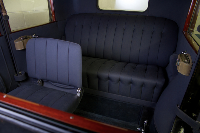 Lincoln Model L Seven-Passenger Berline