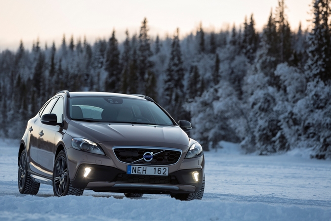 Volvo V40 D4 Momentum Powershift Cross Country 