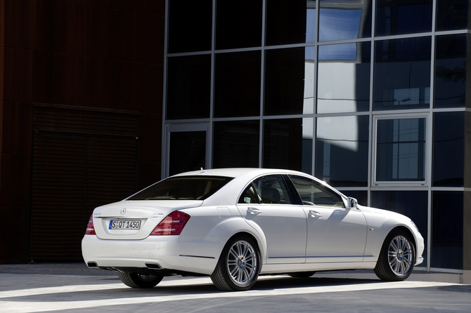 Mercedes-Benz S 400 BlueHybrid Automatic