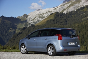 Peugeot 5008 Premium 1.6 HDi 112 CVM6