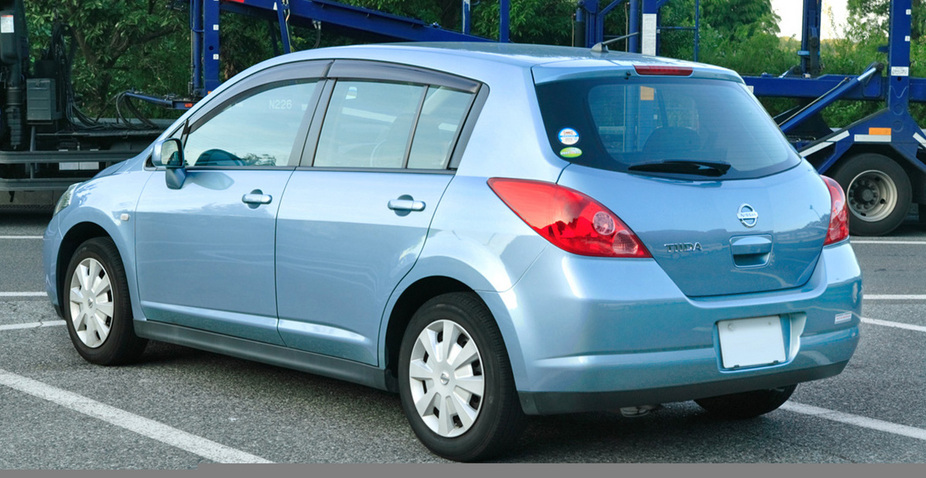 Nissan Tiida 15M