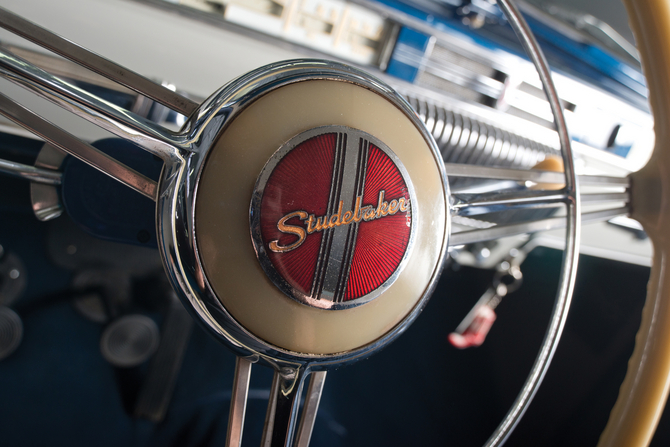 Studebaker Commander DeLux-Tone Sedan