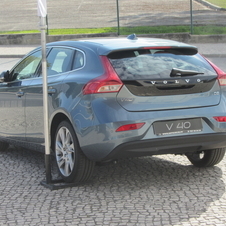 Volvo V40 T5