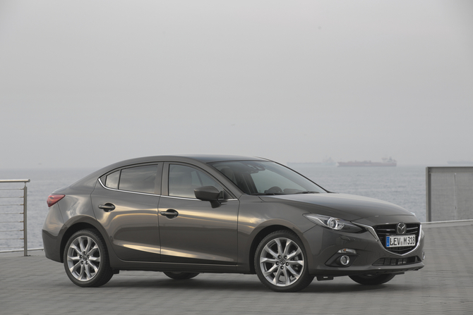 Mazda 3 CS 1.5 SKYACTIV-D Excellence HT Navi