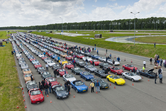 It was the largest procession of MX-5s ever