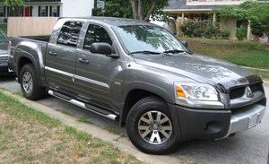 Mitsubishi Raider LS Double Cab 4WD