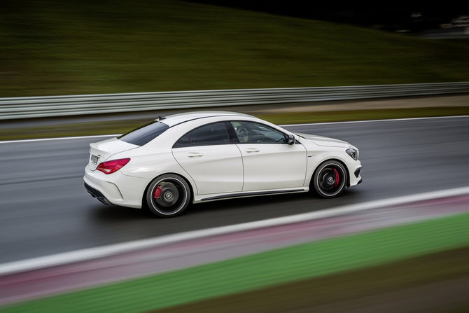 Mercedes CLA45 AMG landet mit 355 PS in New York