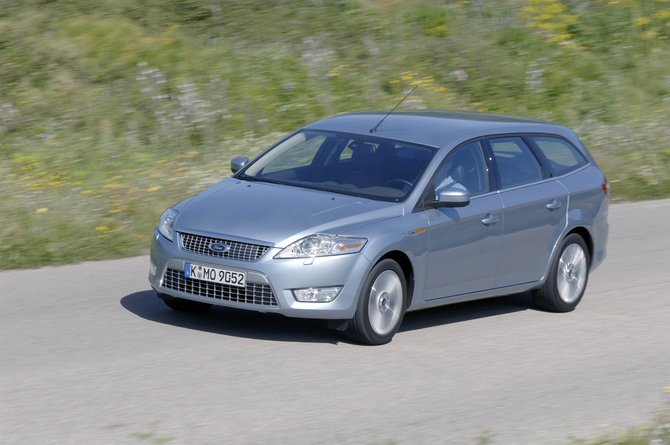 Ford Mondeo Saloon 2.2 TDCi