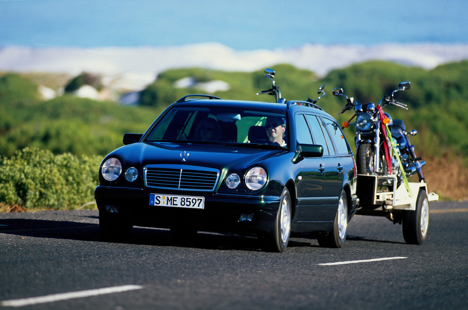 Mercedes-Benz E 200 Kompressor Station Wagon AT