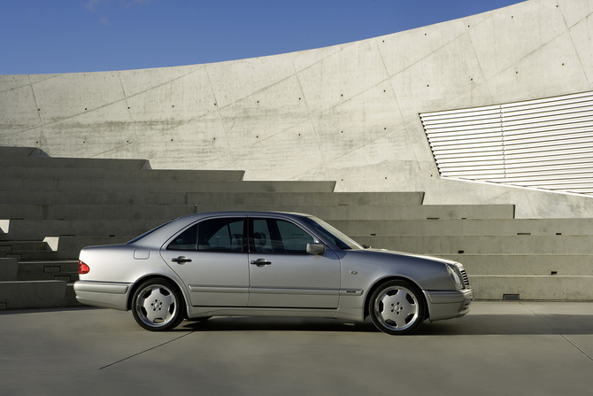 Mercedes-Benz E 50 AMG