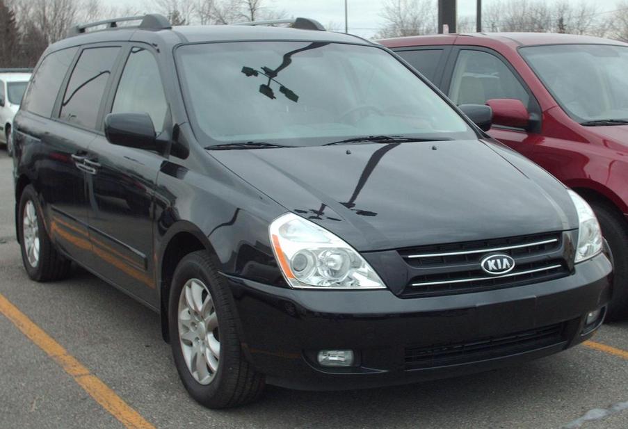 Kia Sedona SWB