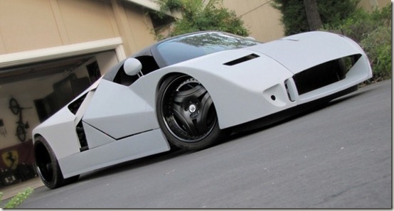 Concept Ford GT90 in garage