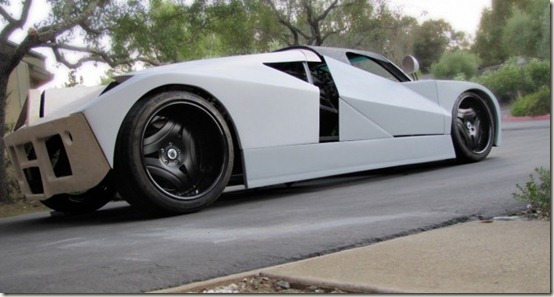 Concept Ford GT90 in garage