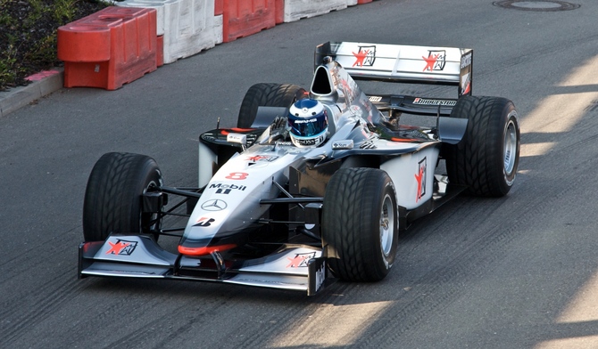 McLaren MP4/13