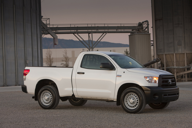 Toyota Tundra Tundra-Grade 5.7L Long Bed