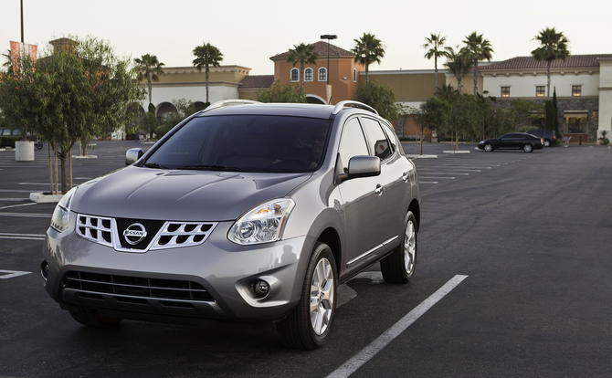 Nissan Rogue S AWD Krom Edition