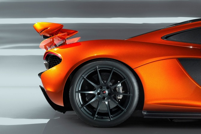 McLaren divulga mais imagens oficiais do P1