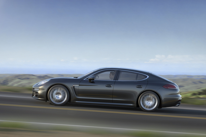 Porsche Panamera 4S