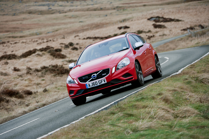 Volvo V60 2.4 D5 R-Design 