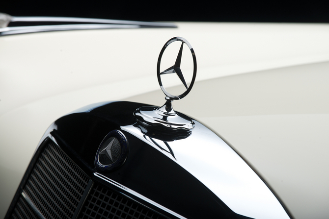 Mercedes-Benz 220 S