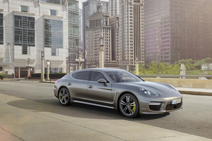 Neues Top-Modell der Gran Turismo-Modellreihe: der Porsche Panamera Turbo S