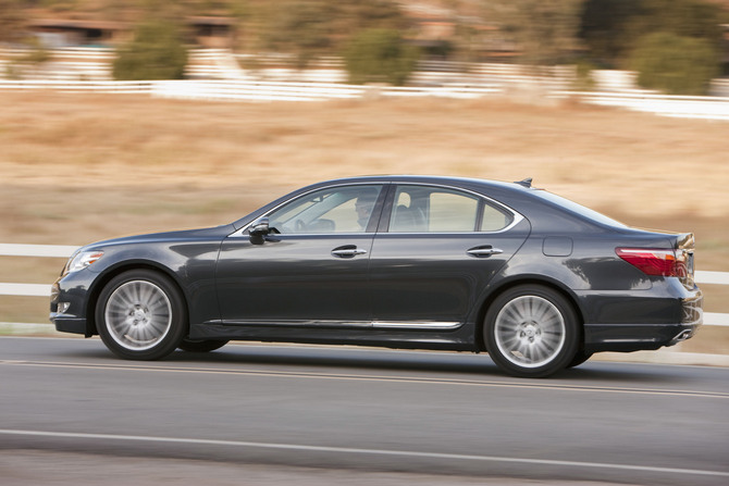 Lexus LS 460 AWD